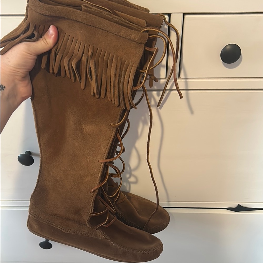 Minnetonka Tan Suede Lace-Up Boots